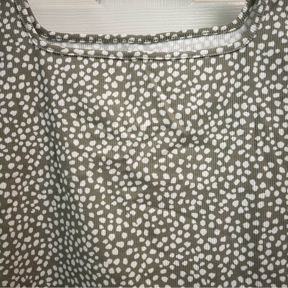 Polka Dot Sleeveless Top - Green and White - Picture 2 of 4